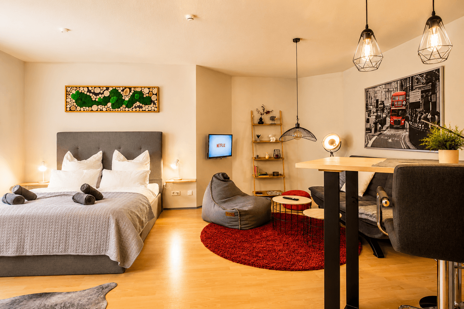 Wohnzimmer der Ferienwohnung – Weitwinkelansicht